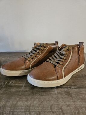 Steve Madden M-Danver men's faux leather zip-up sneakers. Size 10